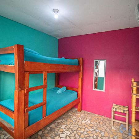 Hostal Mochilas غرناطة الغرفة الصورة