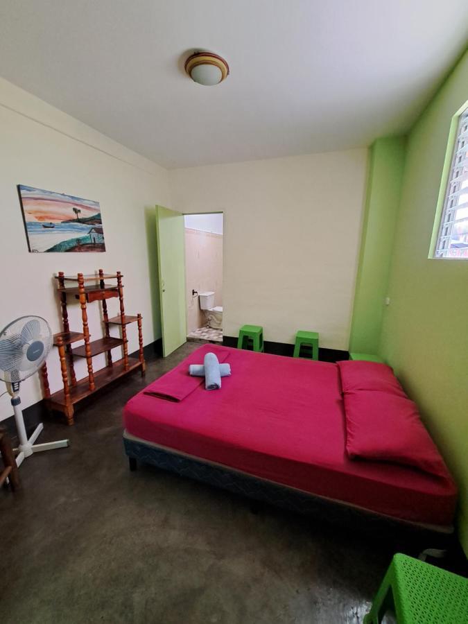 Hostal Mochilas غرناطة المظهر الخارجي الصورة