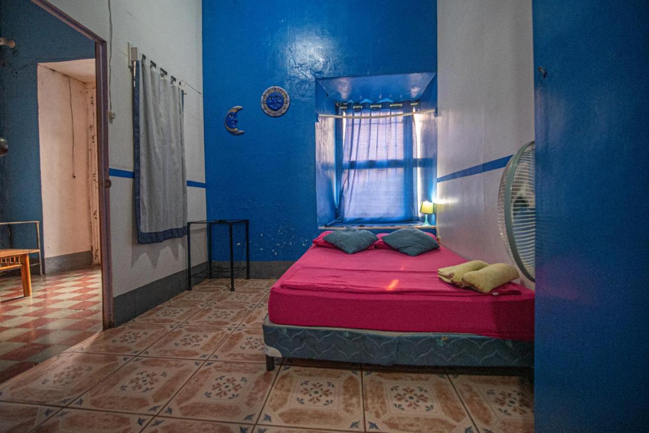 Hostal Mochilas غرناطة الغرفة الصورة