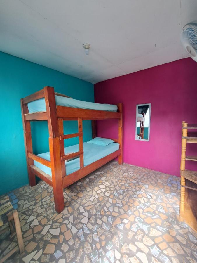 Hostal Mochilas غرناطة الغرفة الصورة