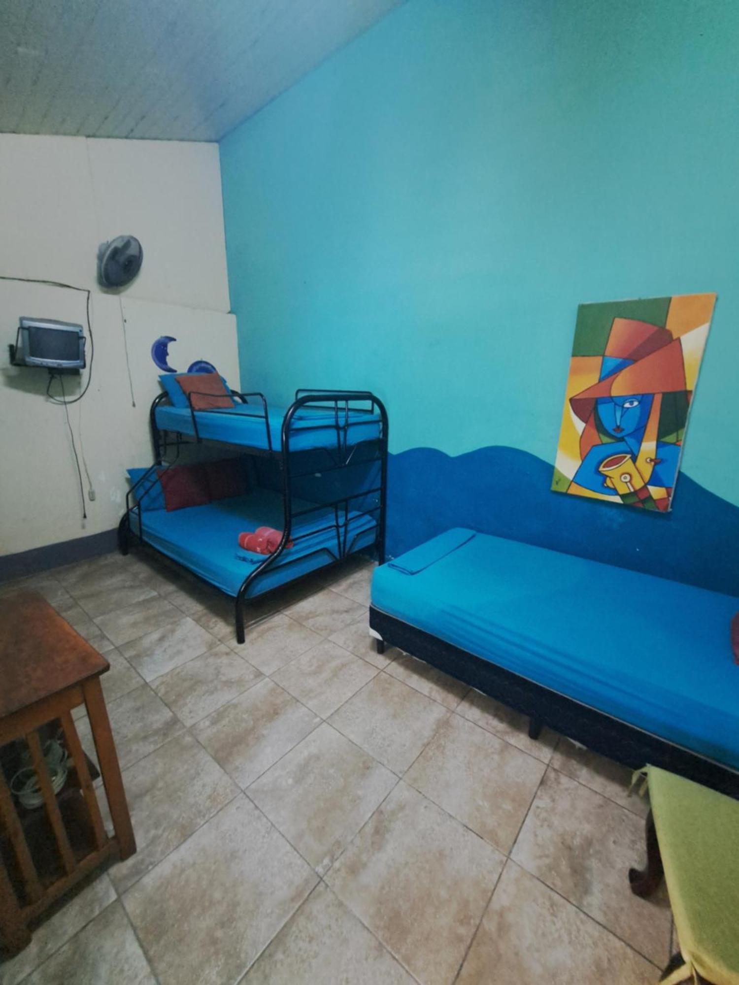 Hostal Mochilas غرناطة الغرفة الصورة