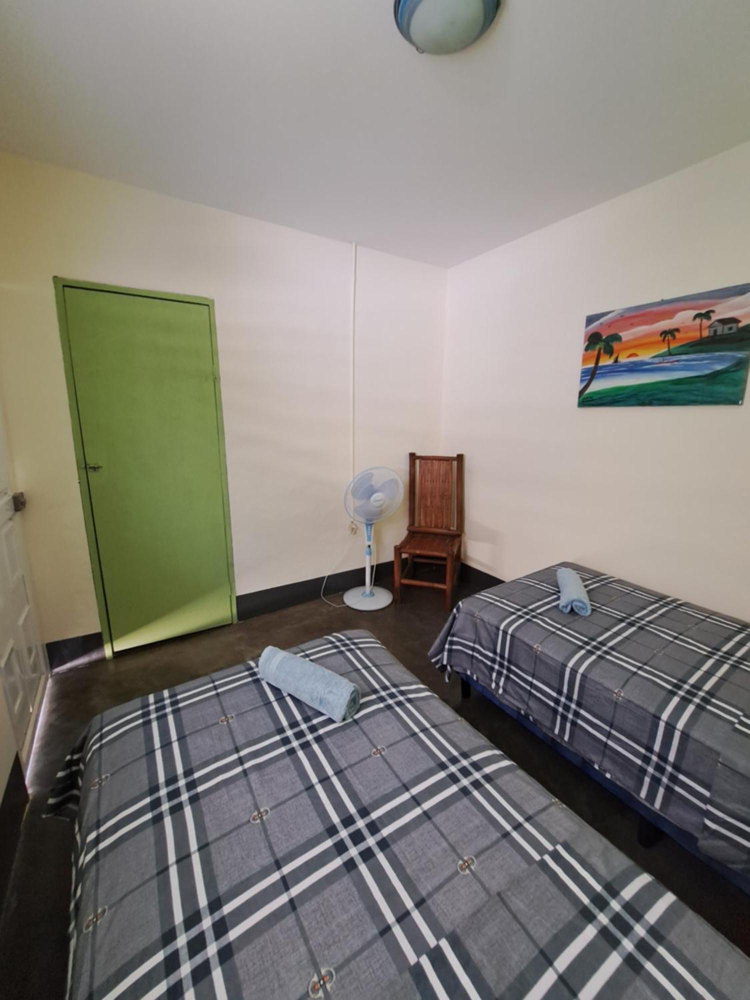 Hostal Mochilas غرناطة الغرفة الصورة