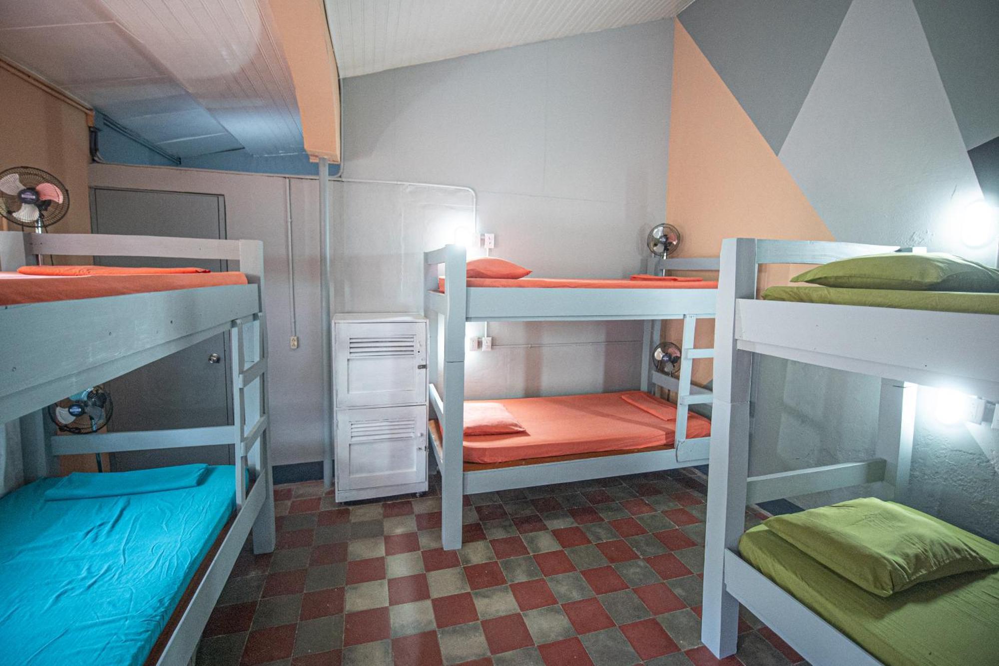 Hostal Mochilas غرناطة المظهر الخارجي الصورة