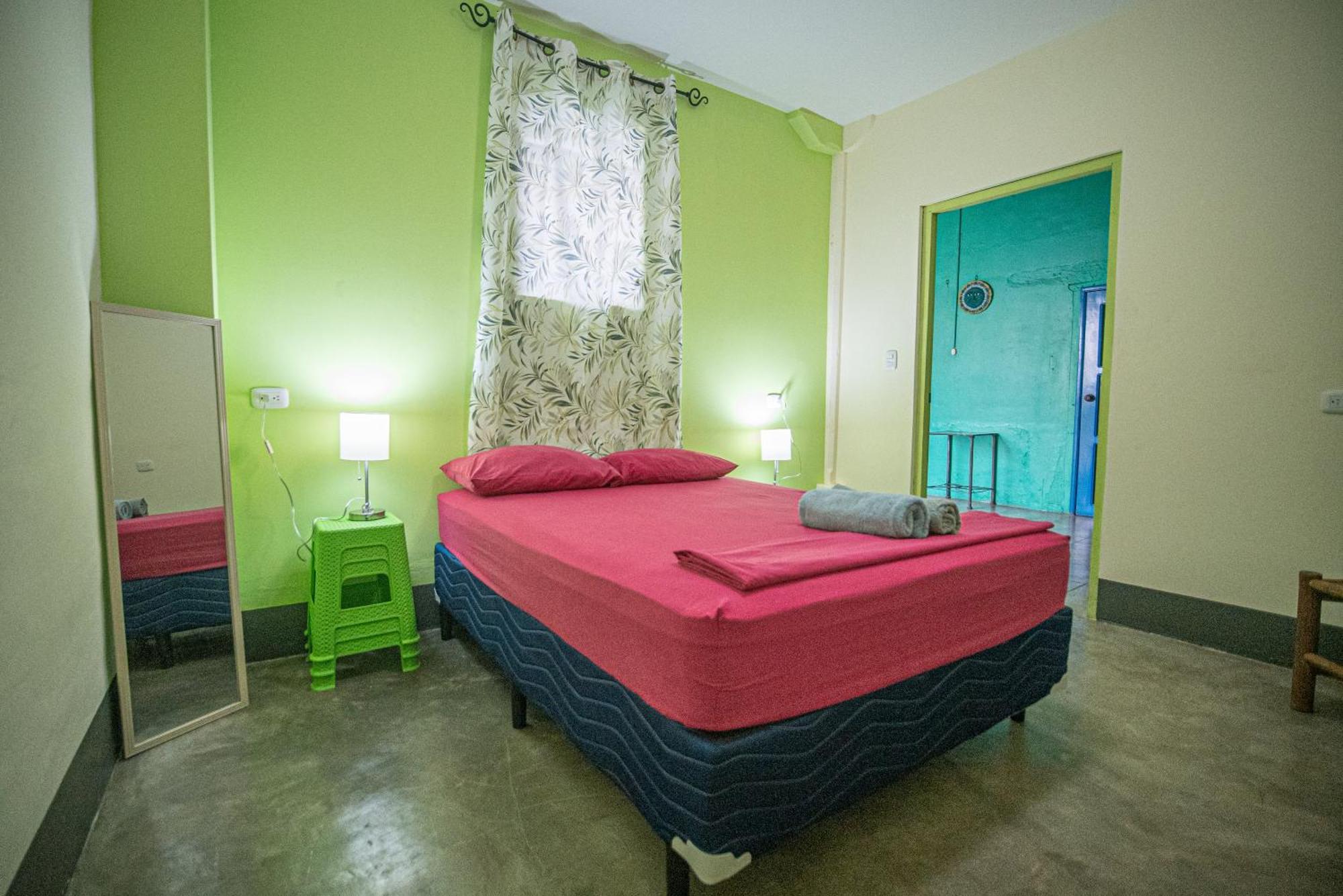 Hostal Mochilas غرناطة الغرفة الصورة