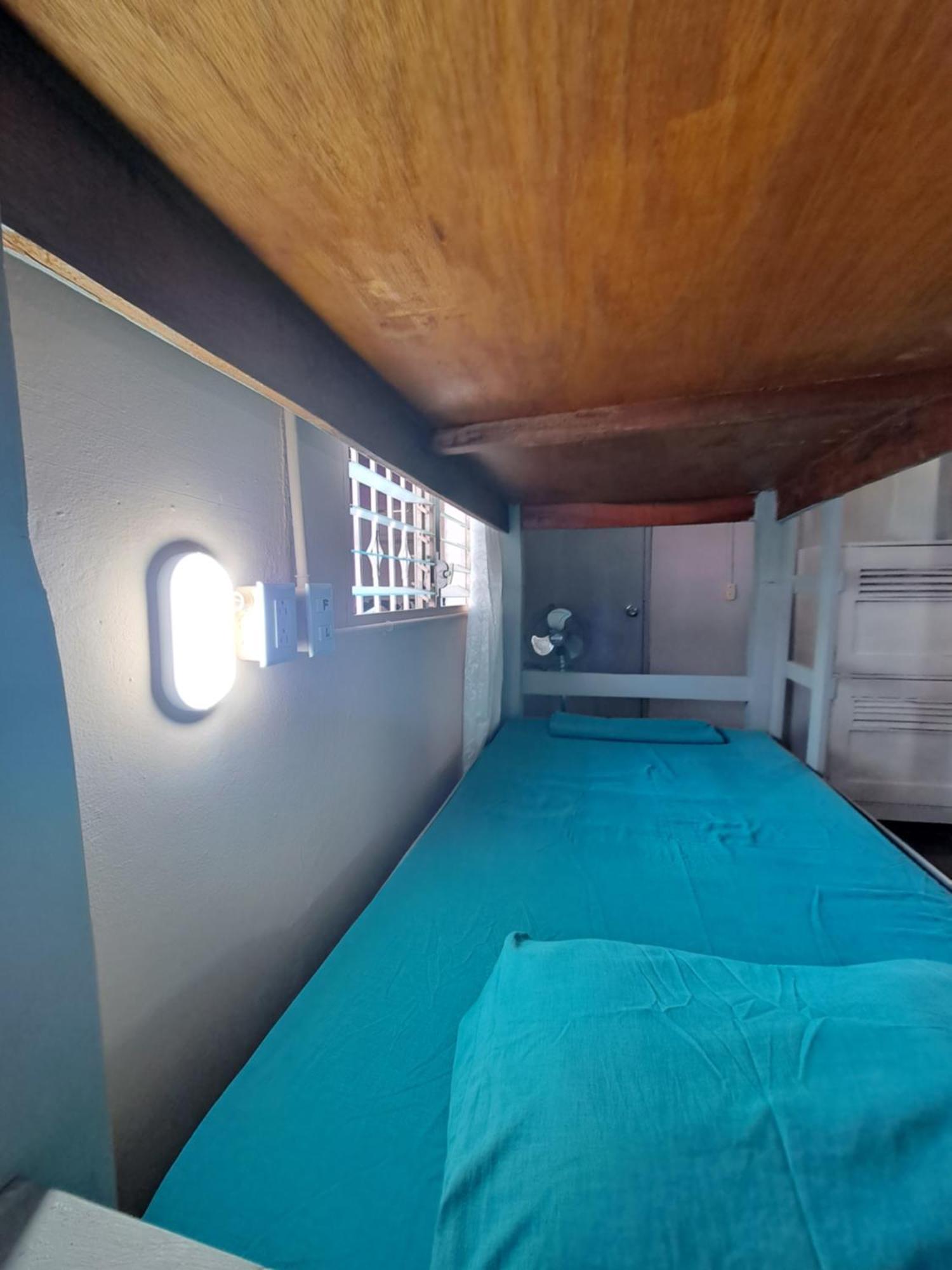 Hostal Mochilas غرناطة الغرفة الصورة