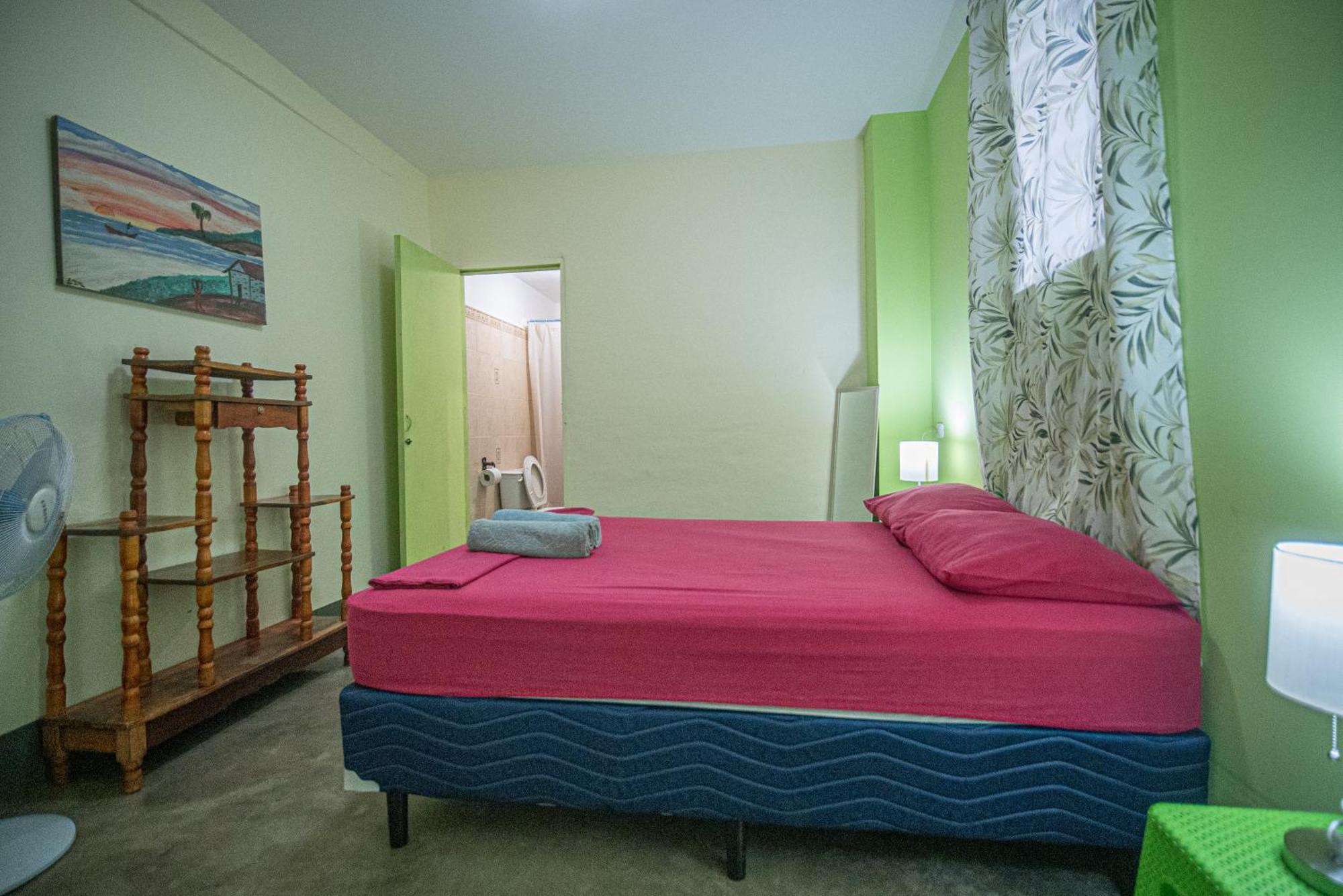 Hostal Mochilas غرناطة المظهر الخارجي الصورة