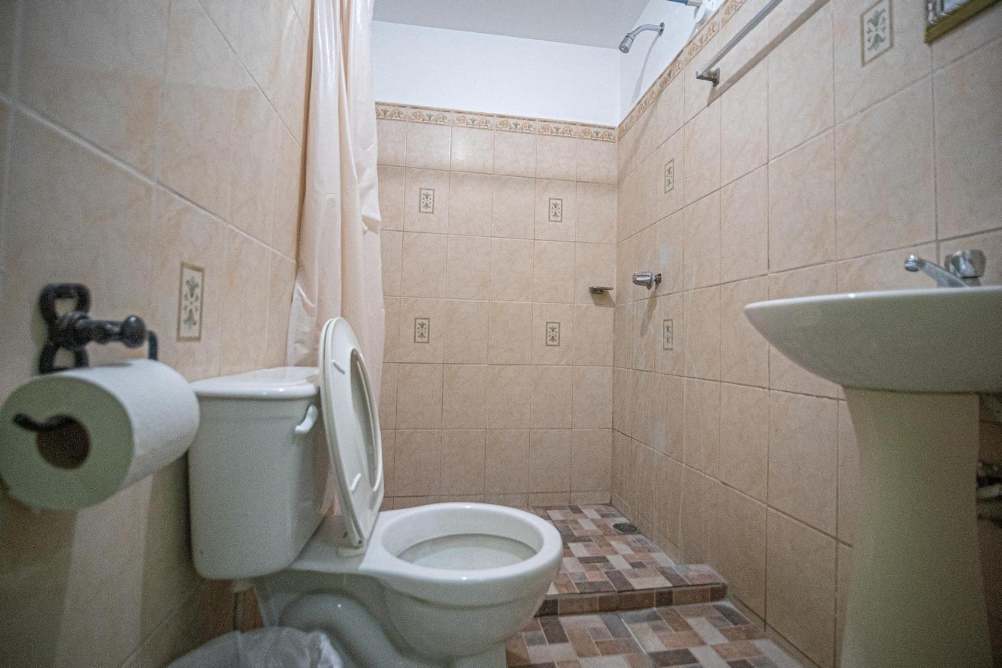Hostal Mochilas غرناطة الغرفة الصورة