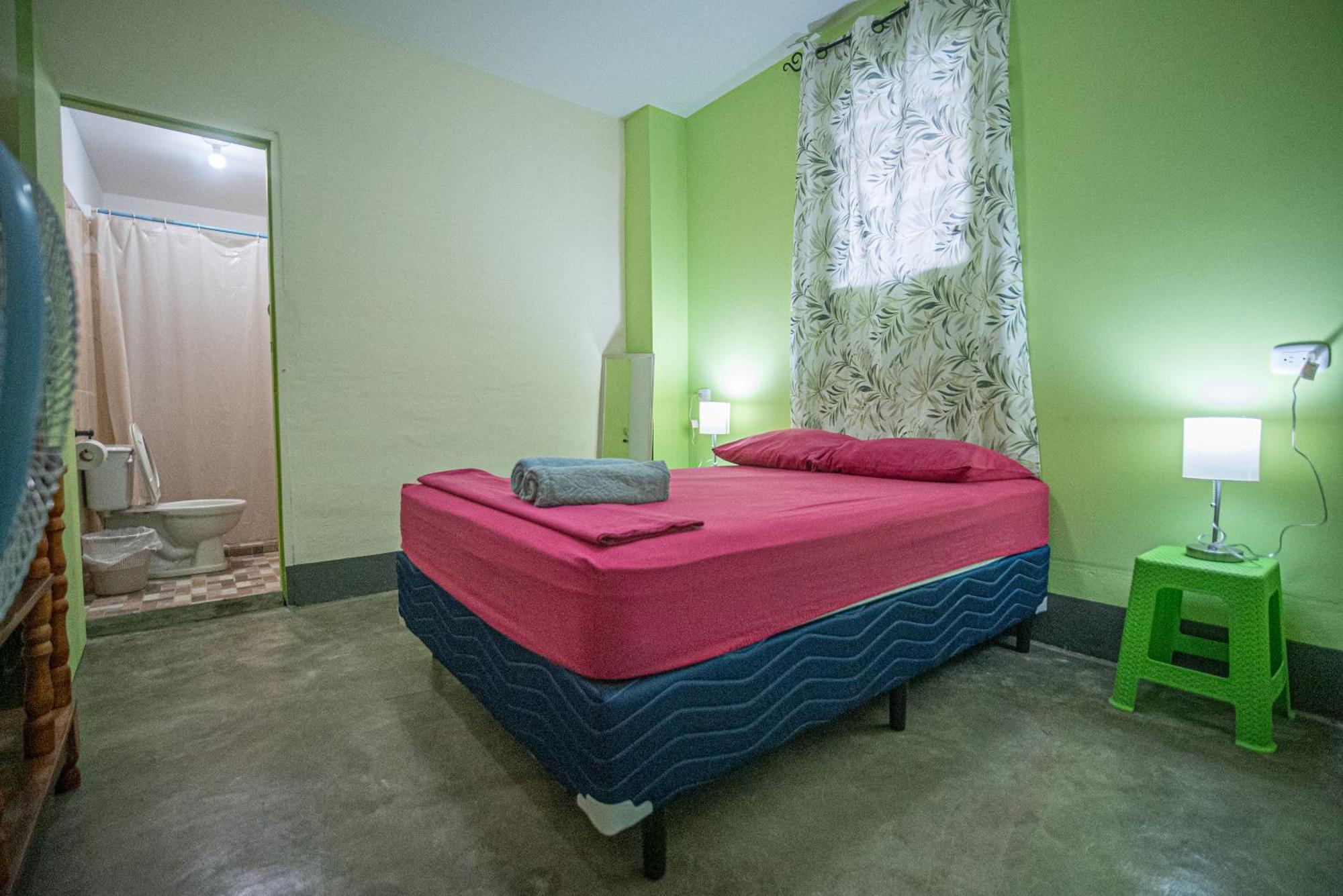 Hostal Mochilas غرناطة الغرفة الصورة