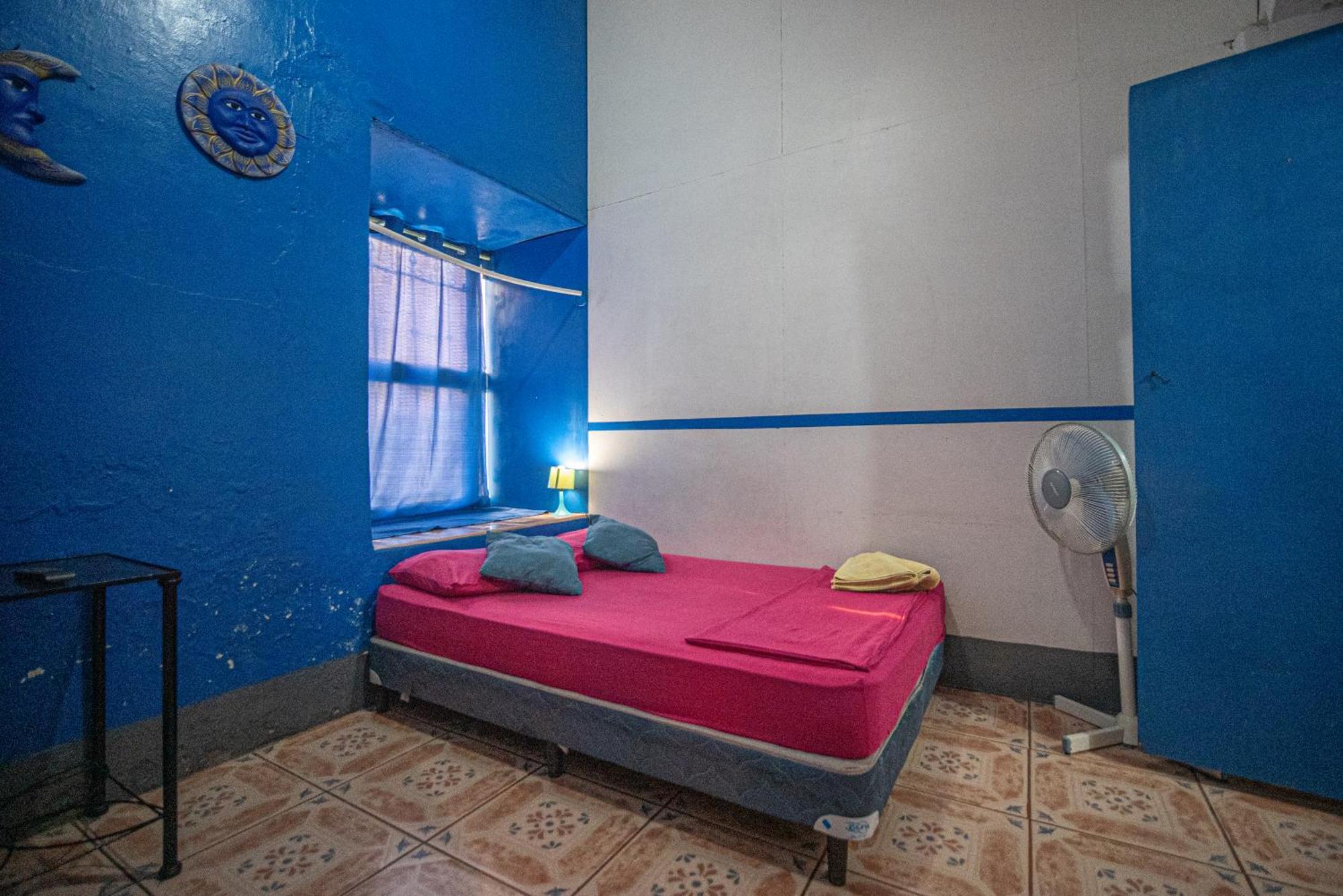 Hostal Mochilas غرناطة الغرفة الصورة