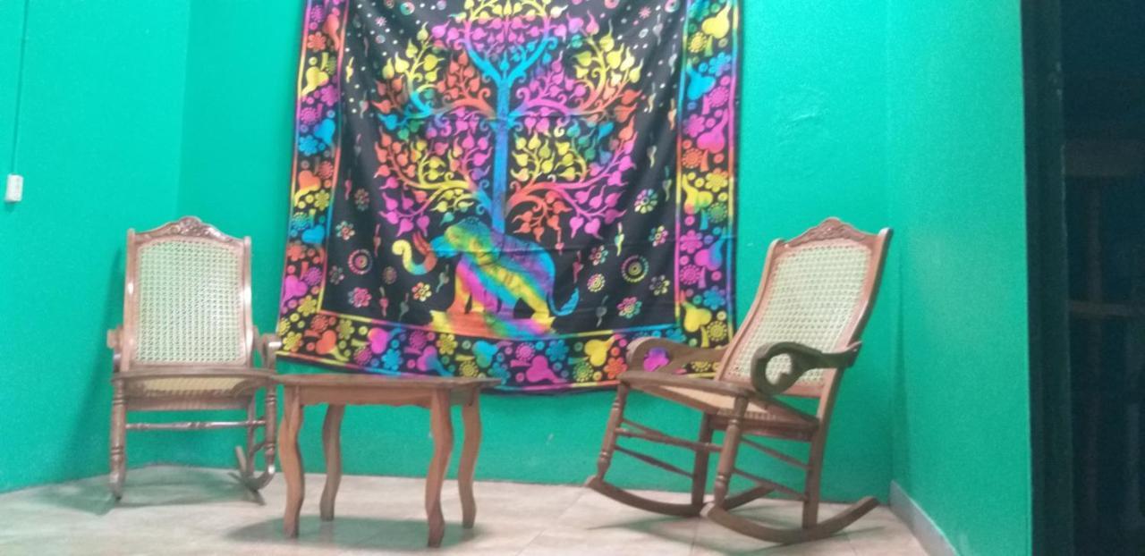 Hostal Mochilas غرناطة المظهر الخارجي الصورة